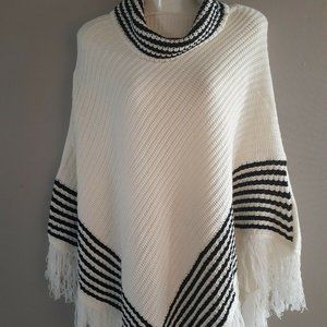 GESHEM Turtleneck Ivory Poncho size L *NWT* Wonder Target Exclusive